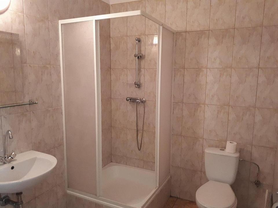 מלון שראקוף Stado Ogierow Sierakow מראה חיצוני תמונה